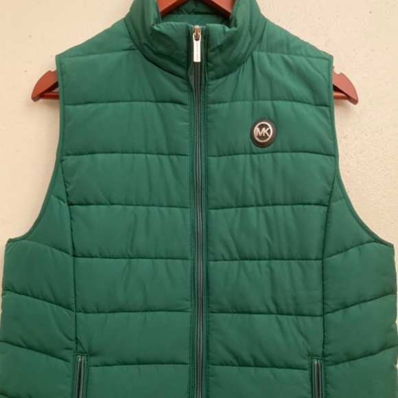 A Michael Kors vest - Picture 1 of 12